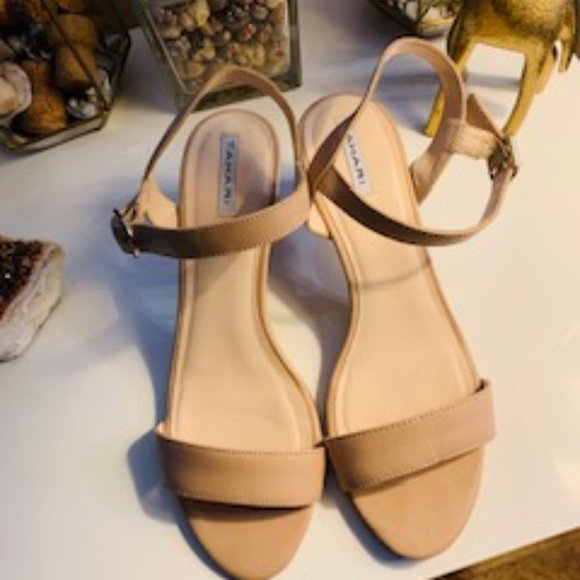 Tahari 3 inch heels with ankle straps - Picture 8 of 9